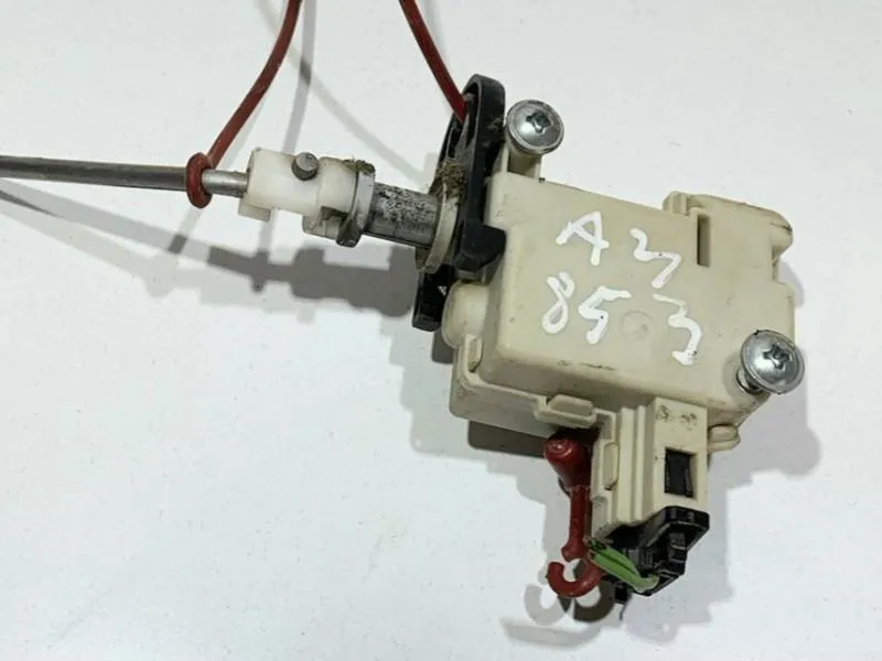 Motoras / actuator deschidere rezervor 8P4862153 Audi A3 facelift (2008-2013) [8P1]