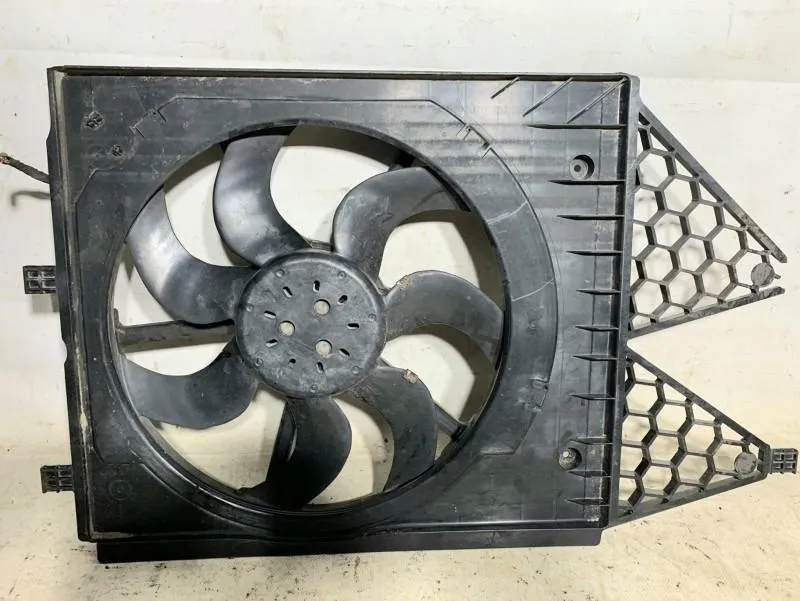 Ventilator radiator 6R0121207Q Volkswagen Polo 5 (2009-2017)[6R] 1.2 tsi CBZA