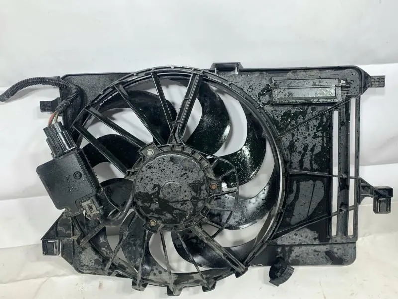 Ventilator radiator 8240588 Ford C-Max 2 (2010-2015) 1.6 tdci T1DB 115 cp